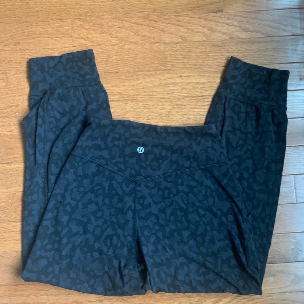 Cheetah align joggers
